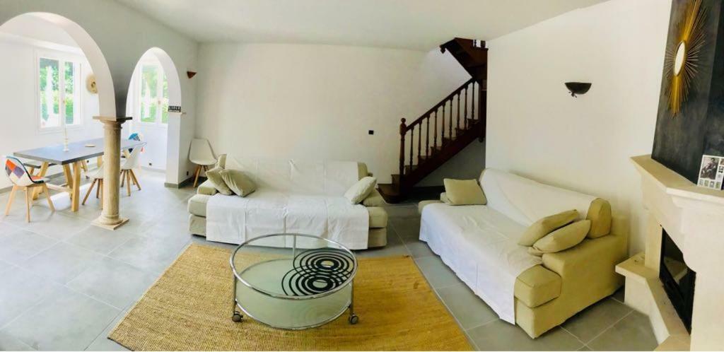 Villa In Provence With Private Pool LʼIsle-sur-la-Sorgue Buitenkant foto